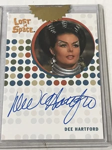 2005 Rittenhouse Complete Lost in Space DEE HARTFORD as VERDA Autograph Auto - Picture 1 of 2