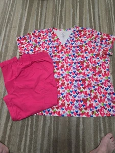 Womens Plus Sz Scrub Set 2x Pink Bottoms With 4x Heart Poly Top (Fits Like... - Picture 1 of 9