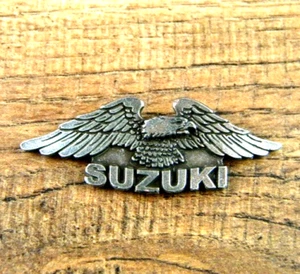 SUZUKI EAGLE VEST PIN MOTORCYCLES ~2" x 3/4" LAPEL HAT BADGE M109R BOULEVARD V2 - Bild 1 von 1