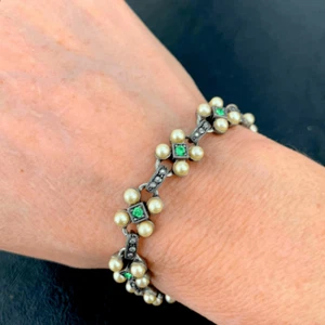 Vintage Mid-Century Bracelet Faux Pearls & Peridot Glass Crystals, Floral Motif - Picture 1 of 9