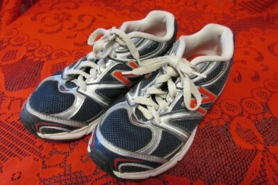 New Balance Boy's or Girls red white & blue Tennis Shoes Size 2 boys - Image 1 of 4