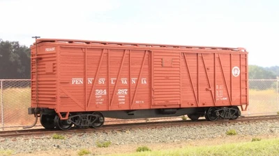 Accurail HO ~ 40' O. B. Box Steel Door ~ Pennsylvania - Image 1 of 4