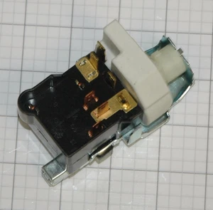 C3 1968-77 CORVETTE HEADLIGHT SWITCH HAS VACUUM PORTS FOR HEADLIGHT RAISING  NEW - Imagen 1 de 2