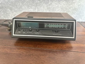Vintage GE General Electric AM/FM Radio Alarm Clock Model 7-4665B Tested - Picture 1 of 10