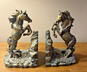 Enesco Group Inc. Jahr 2000 Aufzucht Pferd Buchstützen Antik Bronze - Bild 1 von 7