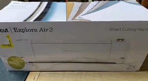 Cricut Explore Air 2 Cutting Machine Pre-owned - Picture 1 of 7