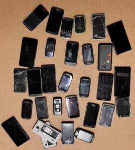 Konvolut 30 Stück verschiedene Handys für Ersatzteile, Schrott oder Goldgewinnung - Bild 1 von 4
