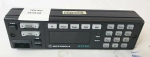 Motorola ASTRO Digital VHF UHF Montaje Remoto Radio Control Cabezal HLN6432B - Imagen 1 de 2