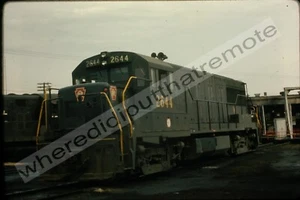 Diapositiva originale Pennsylvania Railroad PRR 2644 GE U25B 59th St. Chicago 4-1970 (L - Foto 1 di 2