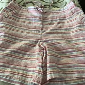 TALBOTS  Shorts  7" Simply Flattering Strip Pink Size 12 - Picture 1 of 8