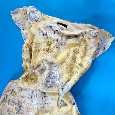 Vestido midi vintage años 90 Y2K B. Darlin capucha cuello amarillo floral manga corta Foto 1 de 4