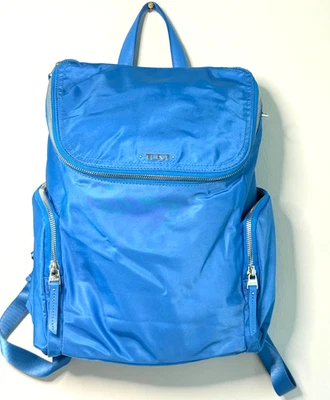 Mochila unisex con solapa y cremallera Tumi Lexa para mujer Foto 1 de 4