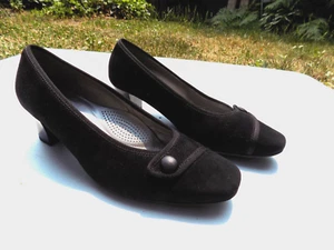 ARA Luftpolster Suede Black strap like button accents  2" Heels Pump sz 9 Classy - Picture 1 of 9