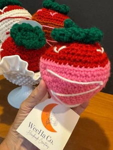 Neu mit Etikett handgefertigt gehäkelt Amigurumi Plüschtier - 5 Zoll rosa Chol bedeckt Erdbeere - Bild 1 von 3