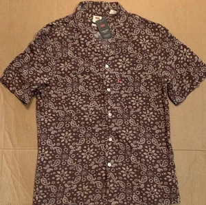 Camicia uomo nuova con etichette $55 Levis marrone stampa paisley manica corta bottoni davanti taglia S - Foto 1 di 6