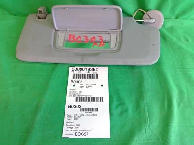 Chevrolet Blazer 2019-2023 parasol derecho gris con iluminación 84847278 OEM Foto 1 de 4