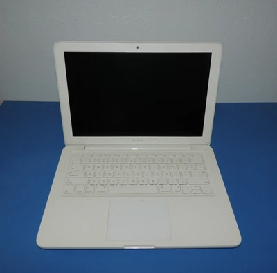 APPLE MACBOOK  A1342 13” 250GB HDD, 6GB RAM, WHITE GRADE A - Image 1 of 4