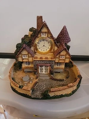 Vintage 1985 Cottage House With Quartz Clock  - Image 1 of 4