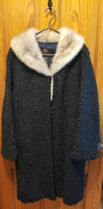 Vintage Fur Coat Made in Canada  Leaders Furs  Toronto Brantford 1950 to 1960 - Imagen 1 de 5