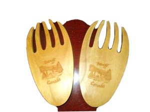Souvenir-Bear Paws /Claws Pasta /Salad Server-handcarved -Banff -Canada - Picture 1 of 2