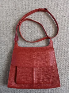 Rote, kleine Ledertasche von Voi, Crossbody - Bild 1 von 9