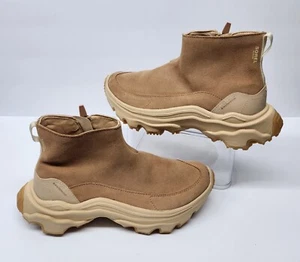 ๐๐๏ธ๐ SOREL Kinetic Breakthru Acadia WP Womens Sz. 8M Tawny Buff Pull On Boots - Picture 1 of 14