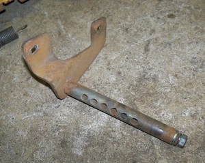 301 Cub Cadet LT 48" Mähdeck RECHTS Vorderrad Spindel Tiefe Stütze 603-0110 - Bild 1 von 2