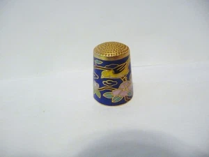 THIMBLE VINTAGE BRASS & CLOISONNE GOLDFINCH AMONG PINK WATER LILIES - Bild 1 von 5