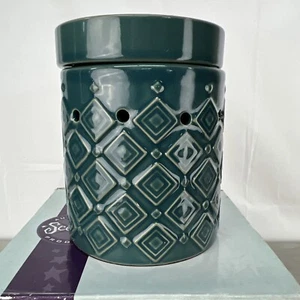 Scentsy “HYDRO” Mid-Size Wax Warmer Aqua Teal Ceramic Diamond Embossed Pattern - Picture 1 of 5