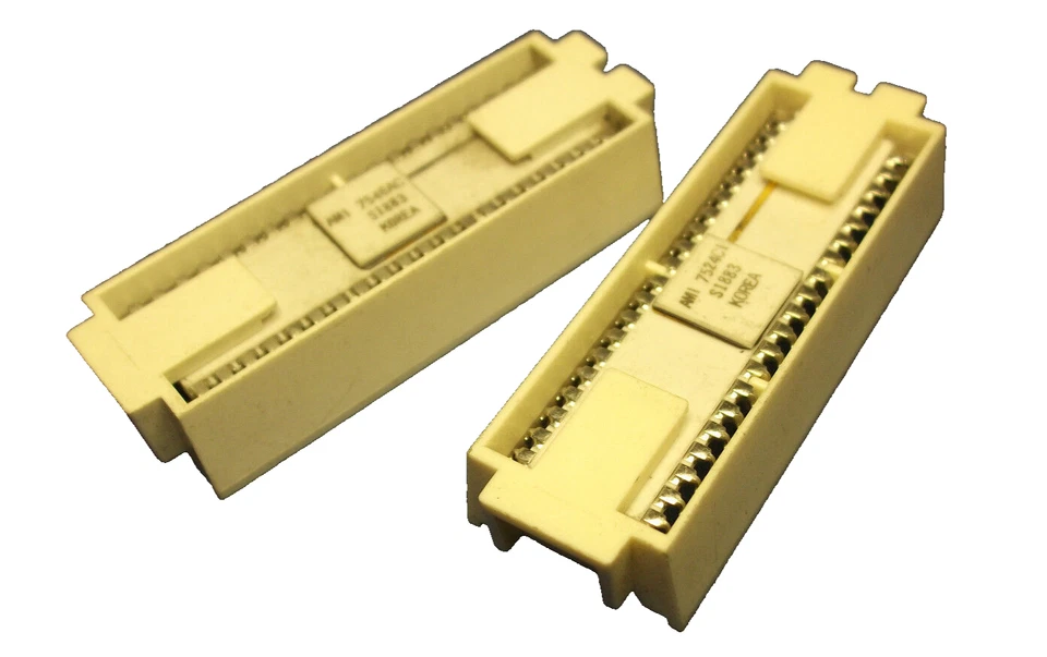 S1883 AMI 1883 40-PIN CERAMIC WHITE VINTAGE 1975 COLLECTIBLE ORIG CARRIER RARE! - Image 1 of 1