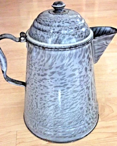 Antique 11.5" GRAY ENAMEL Pattern METAL Strainer Spout HINGED LID Handle PITCHER - Picture 1 of 12