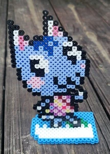 Rosie mit ACNH Ständer Animal Crossing New Horizons Pixel Kunst Perler Kunst - Bild 1 von 9