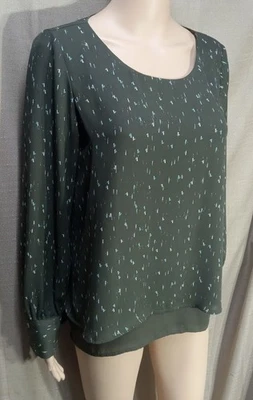 Blusa de polietileno manga larga estampada verde oliva talla mediana Apt.9 Foto 1 de 4