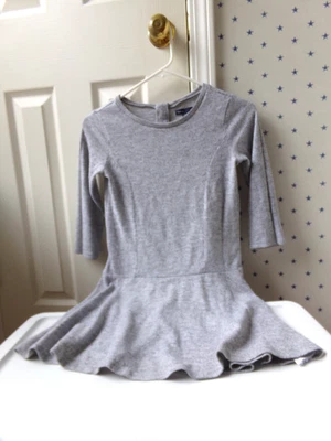 Vestido Suéter Gris Gap L Grande 10-11 Muy Corto o Túnica Camisa Top Volantes Niñas Foto 1 de 4