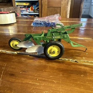 1/16 Toy Eska Vintage John Deere Two Bottom Plow #2 - Great Shape - Picture 1 of 8