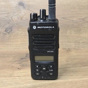 Motorola XPR 3500e tragbares digitales Zwei Wege Radio AAH02RDH9VA1AN - Bild 1 von 8