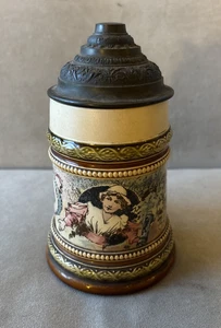 Villeroy & Boch Mettlach Stein 2181/957 Barmaid with Stein 1/4L Schlitt 61/2 pulgadas - Imagen 1 de 6