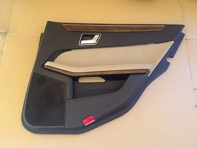 Panel de puerta trasera lateral del pasajero Mercedes Benz E350 2010 11 12 13, negro/beige Foto 1 de 4
