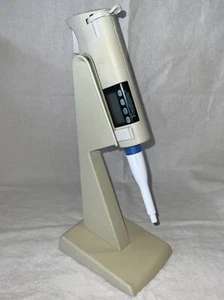 Labsystems Finnpipette  Pipette Digital Handheld Unit 1000 uL - Picture 1 of 10