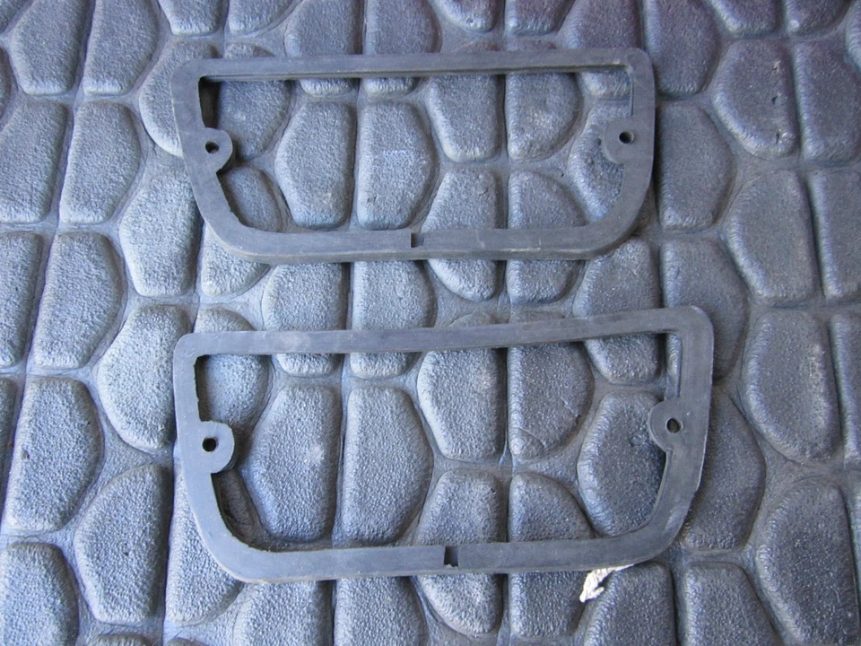  Datsun 73-75 620 NUEVAS juntas de luz de señal de giro delantera (2x izquierda y derecha) Foto 1 de 1