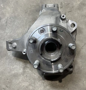 Land Rover Discovery Sport Righthand Front Hub Knuckle and Bearing K8D23K206AB - Picture 1 of 4