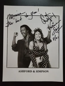 Ashford & Simpson signed Autogramm 8x10 Foto beschriftet WOW tolle Pose - Bild 1 von 1