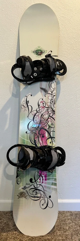 SAPIENT "SOLSTICE" SNOWBOARD SIZE 151 CM WITH BURTON BINDINGS - Image 1 of 4
