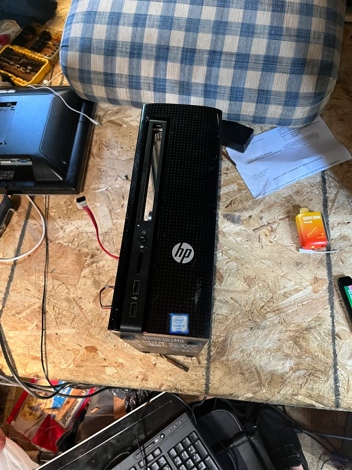 Escritorio torre HP Pavilion Slimline 290-p0043w (500 GB, Intel Celeron, 3,10 GHz, 4 GB) Foto 1 de 3