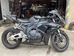 2006 -2007 HONDA CBR 1000RR ENGINE MOTOR 100% RUNNER 13K MILES - Picture 1 of 8