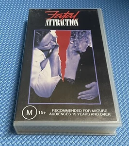 Fatal Attraction VHS - Picture 1 of 3