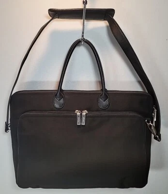 Bolso de hombro acolchado de nailon para computadora portátil HOBO INTERNATIONAL con asas de cuero Foto 1 de 4