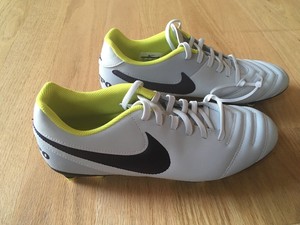 Las mejores ofertas en Nike Mujer Nike Tiempo | eBay