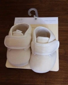 NEW FIRST IMPRESSION BABY BEIGE BOOTIES CRIB STAGE SIZE 0