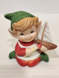 Homco Christmas Elf with Sailboat Figurine #2 5253 3" Vintage - Bild 1 von 9